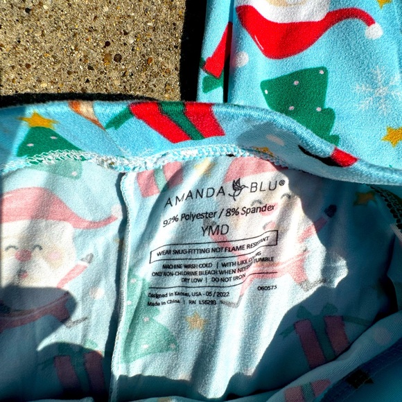 Amanda Blu, Holiday Pajama Set, Size Youth Medium - Picture 7 of 7